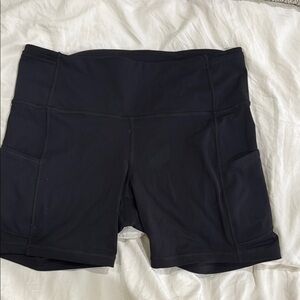 Lululemon Black bikers with pockets